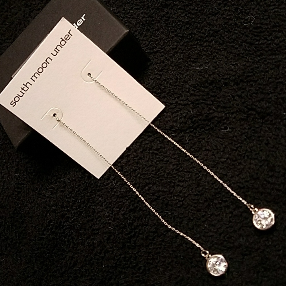 South moon under earrings NWT
